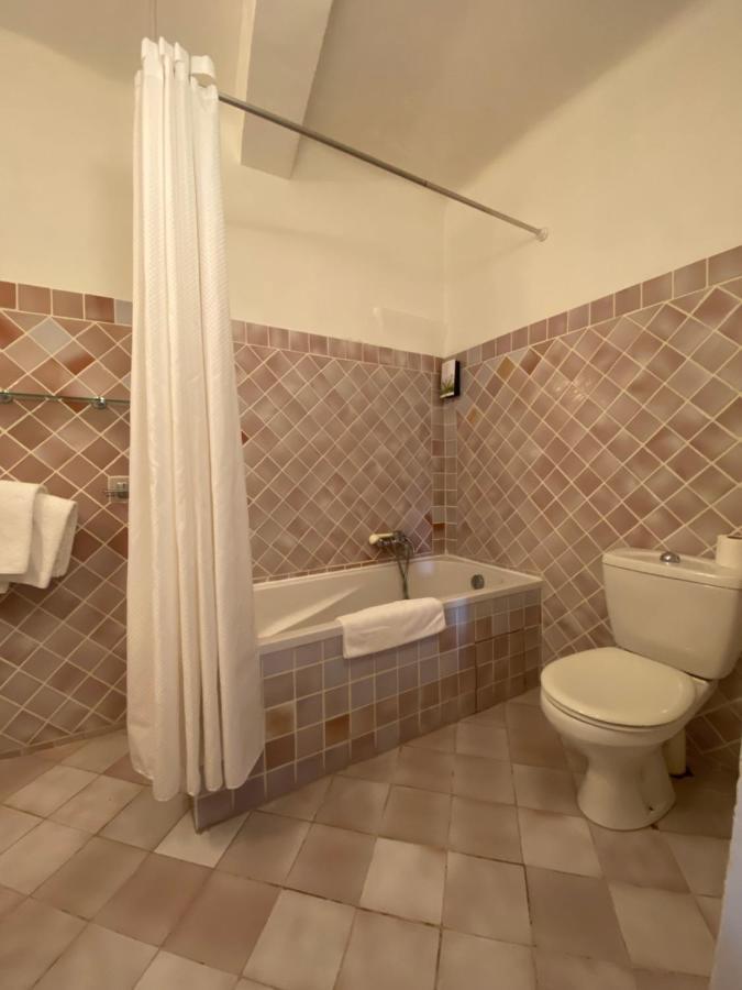 Le Vieux Chateau 艾吉纳 外观 照片
