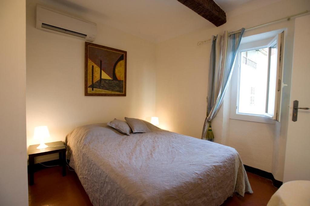 Le Vieux Chateau 艾吉纳 外观 照片