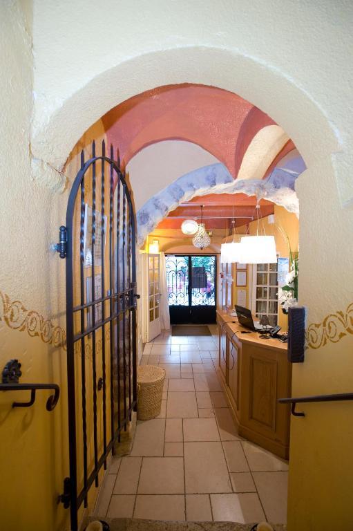 Le Vieux Chateau 艾吉纳 外观 照片